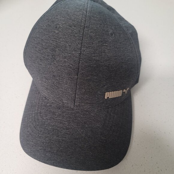 Puma FlexFit Black Glitch Cap Hat Puma Logo Size Small/Medium Great Condition - Picture 1 of 6